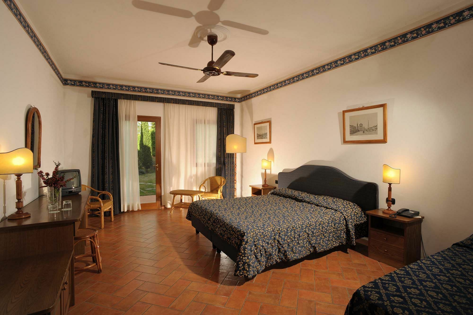 Maison d'hôtes Fattoria Degli Usignoli à San Donato in Fronzano Extérieur photo